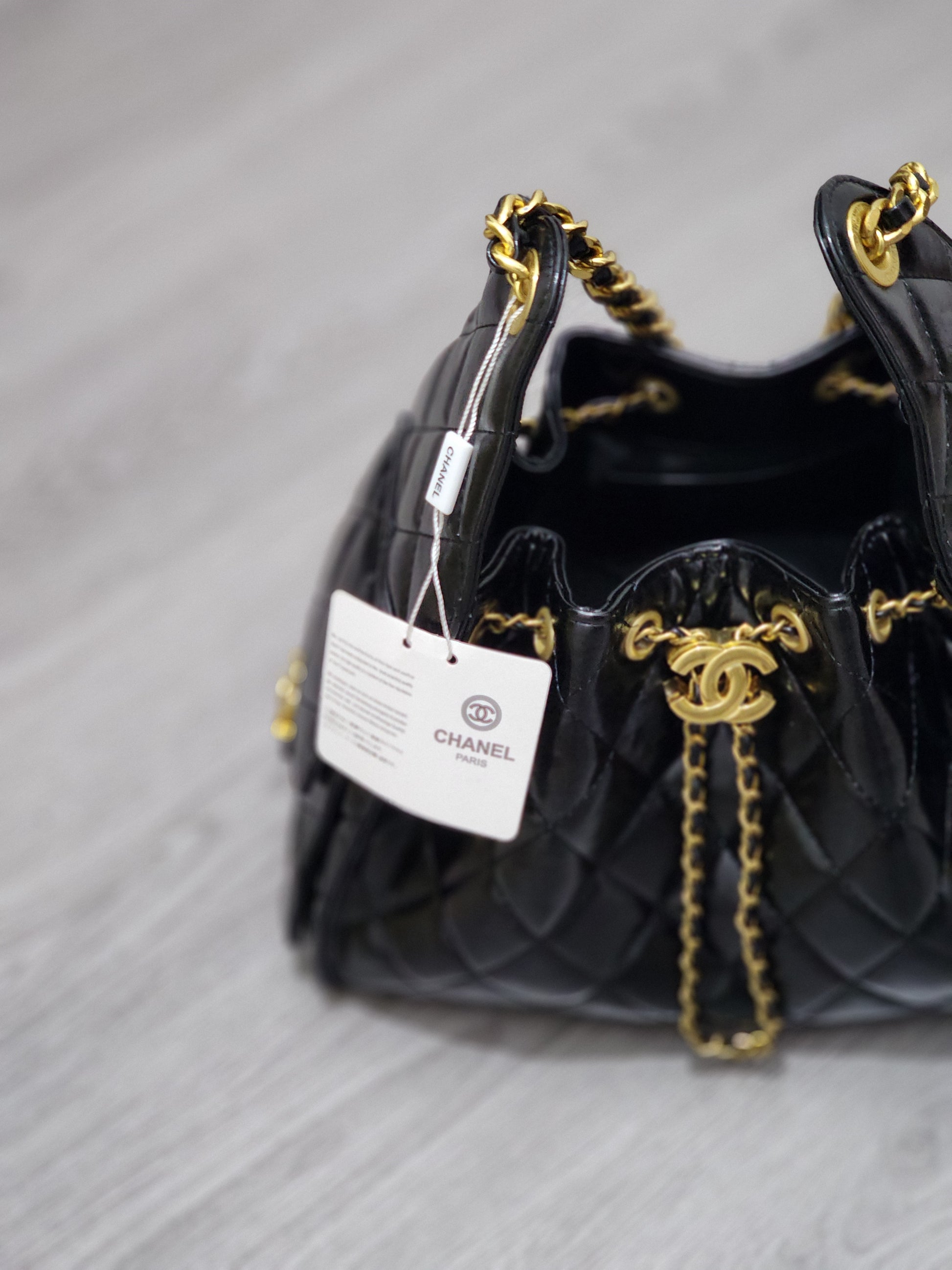 Black Quilted Chain Shoulder Bag – Gold Accent Edition