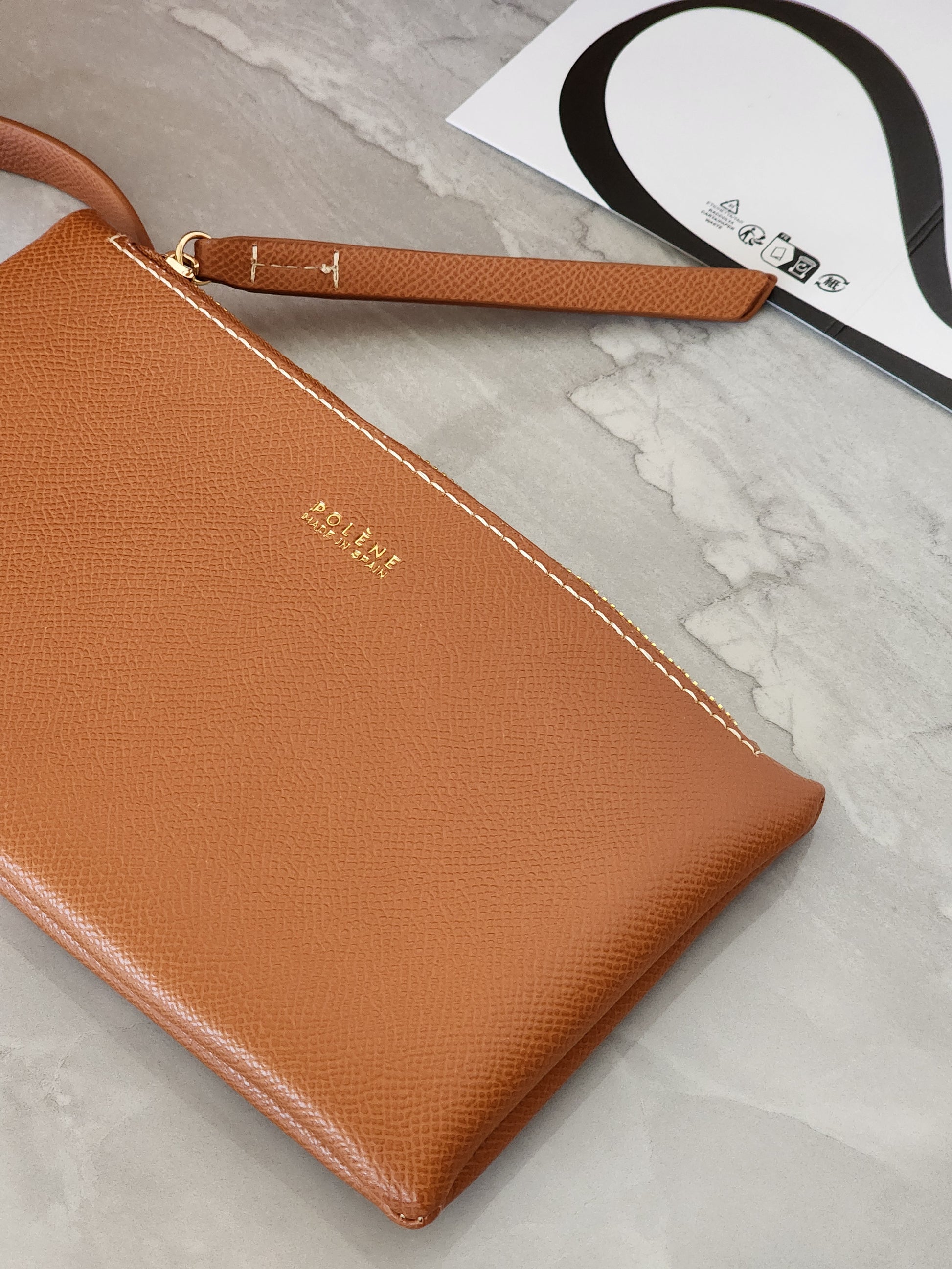Structured tote