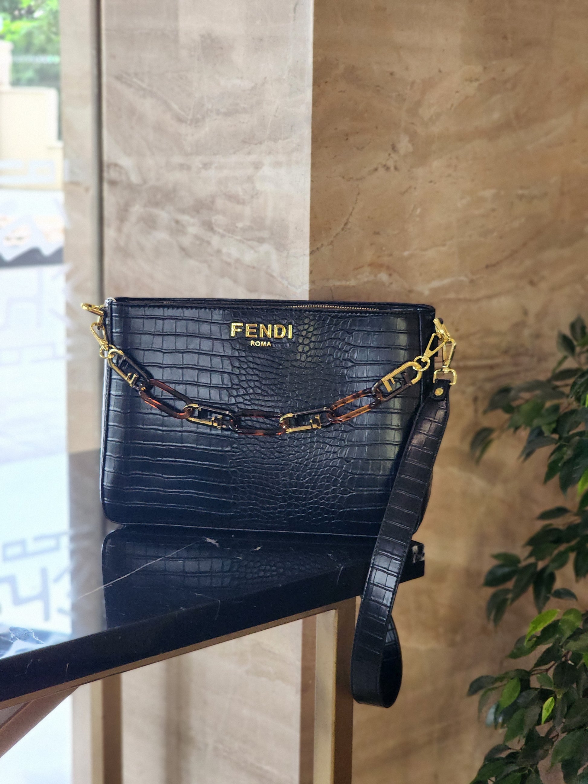 Chain Detail Shoulder Bag