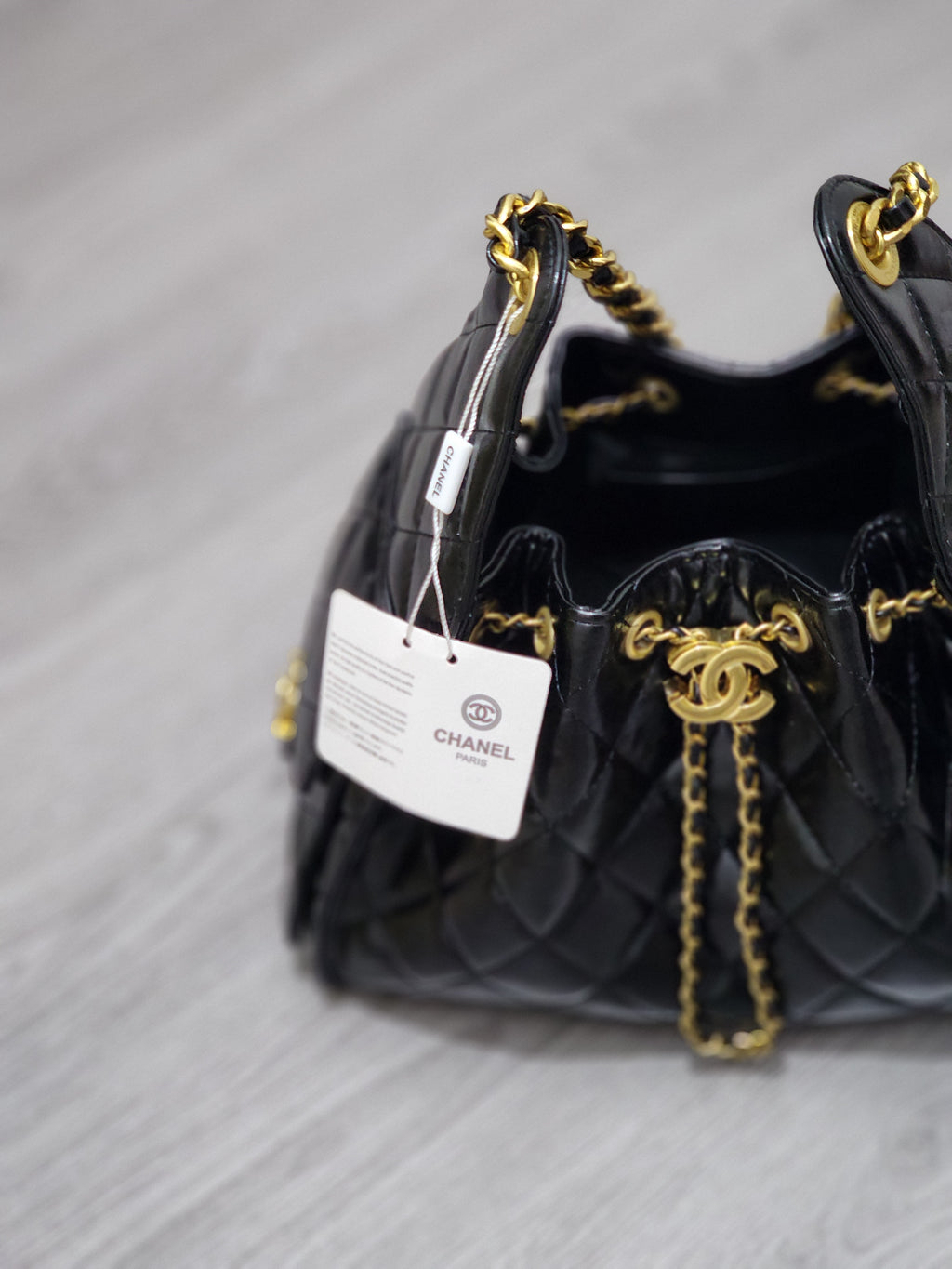 Black Quilted Chain Shoulder Bag – Gold Accent Edition