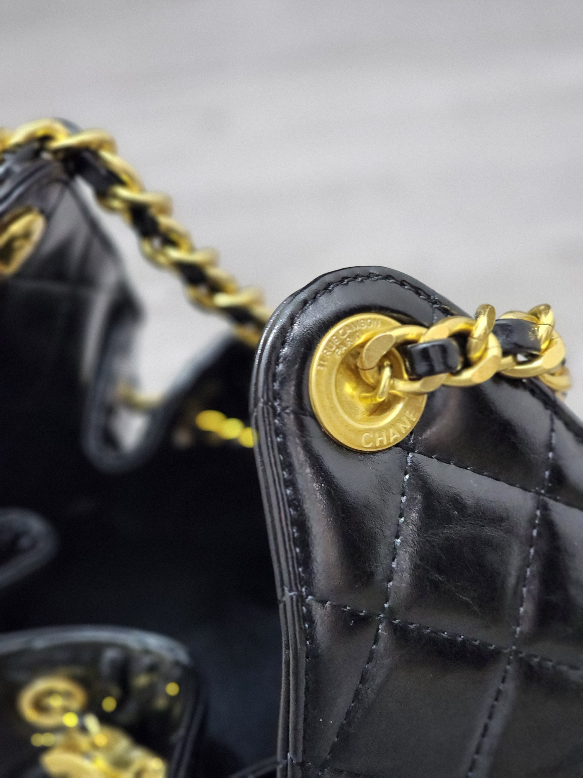 Black Quilted Chain Shoulder Bag – Gold Accent Edition