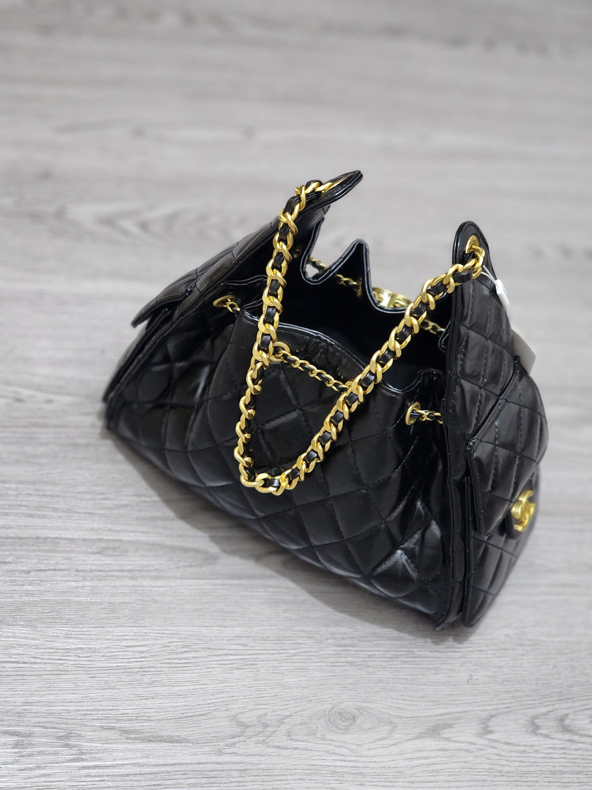 Black Quilted Chain Shoulder Bag – Gold Accent Edition
