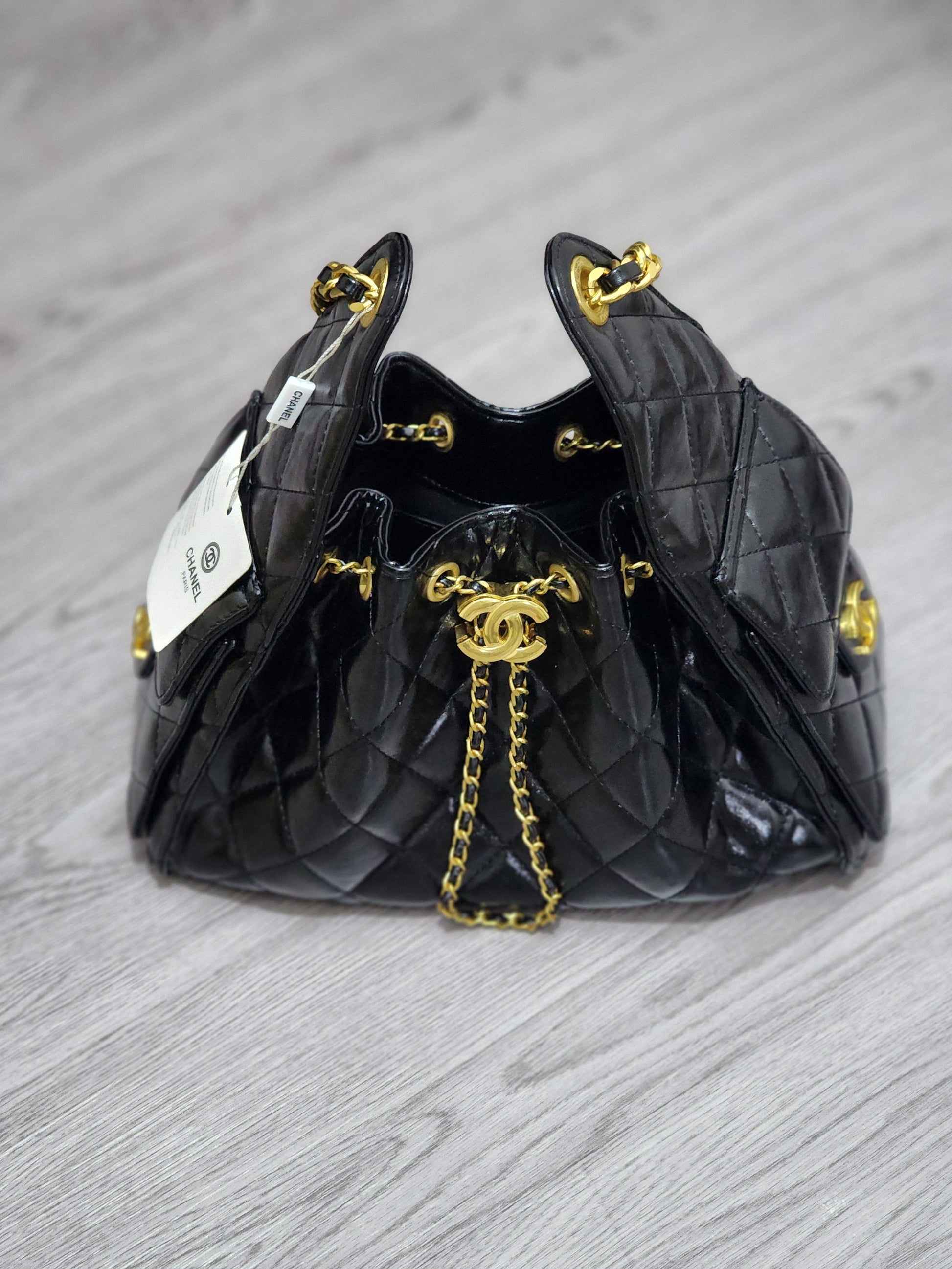 Black Quilted Chain Shoulder Bag – Gold Accent Edition