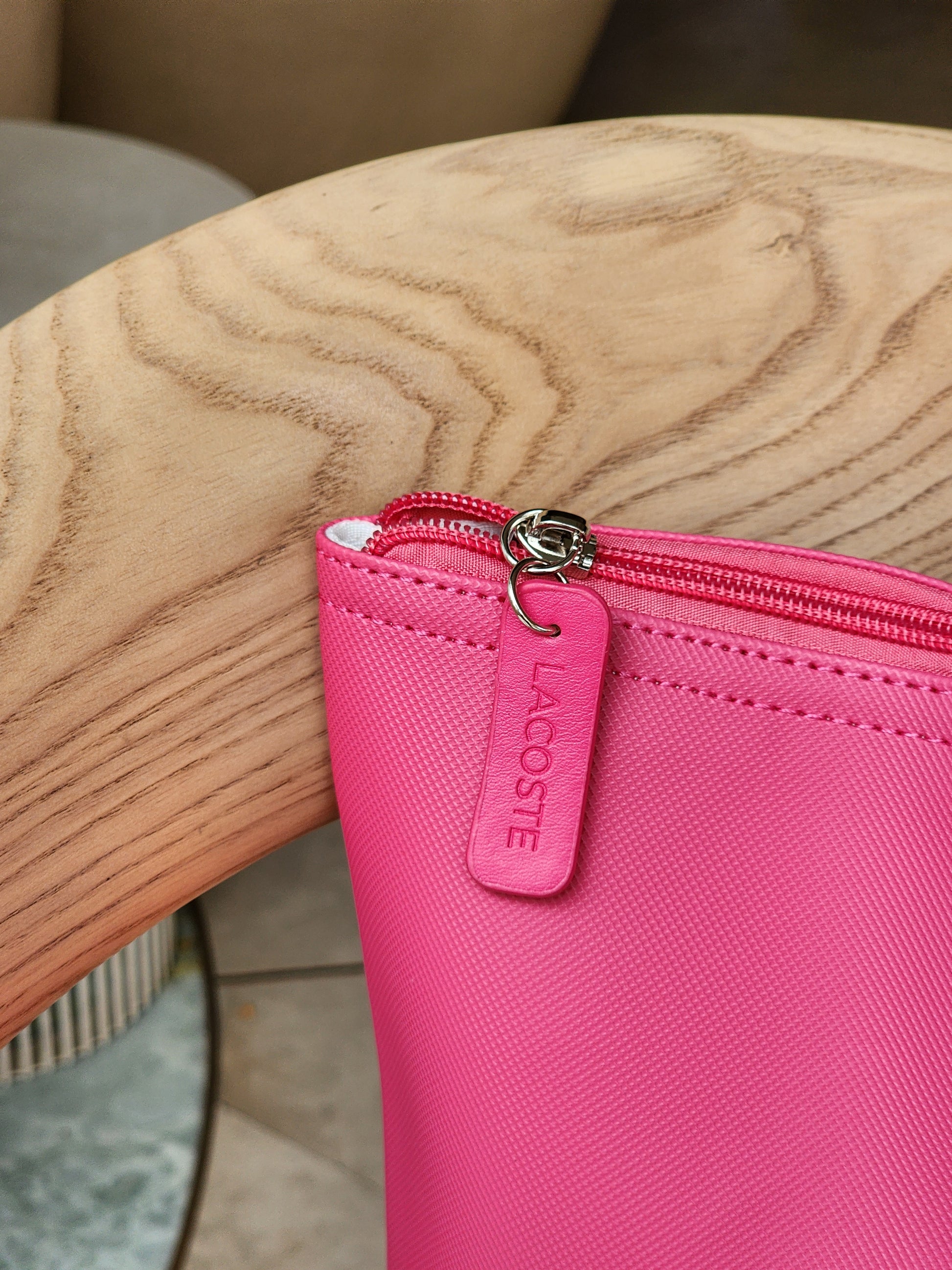 Signature croc logo tote