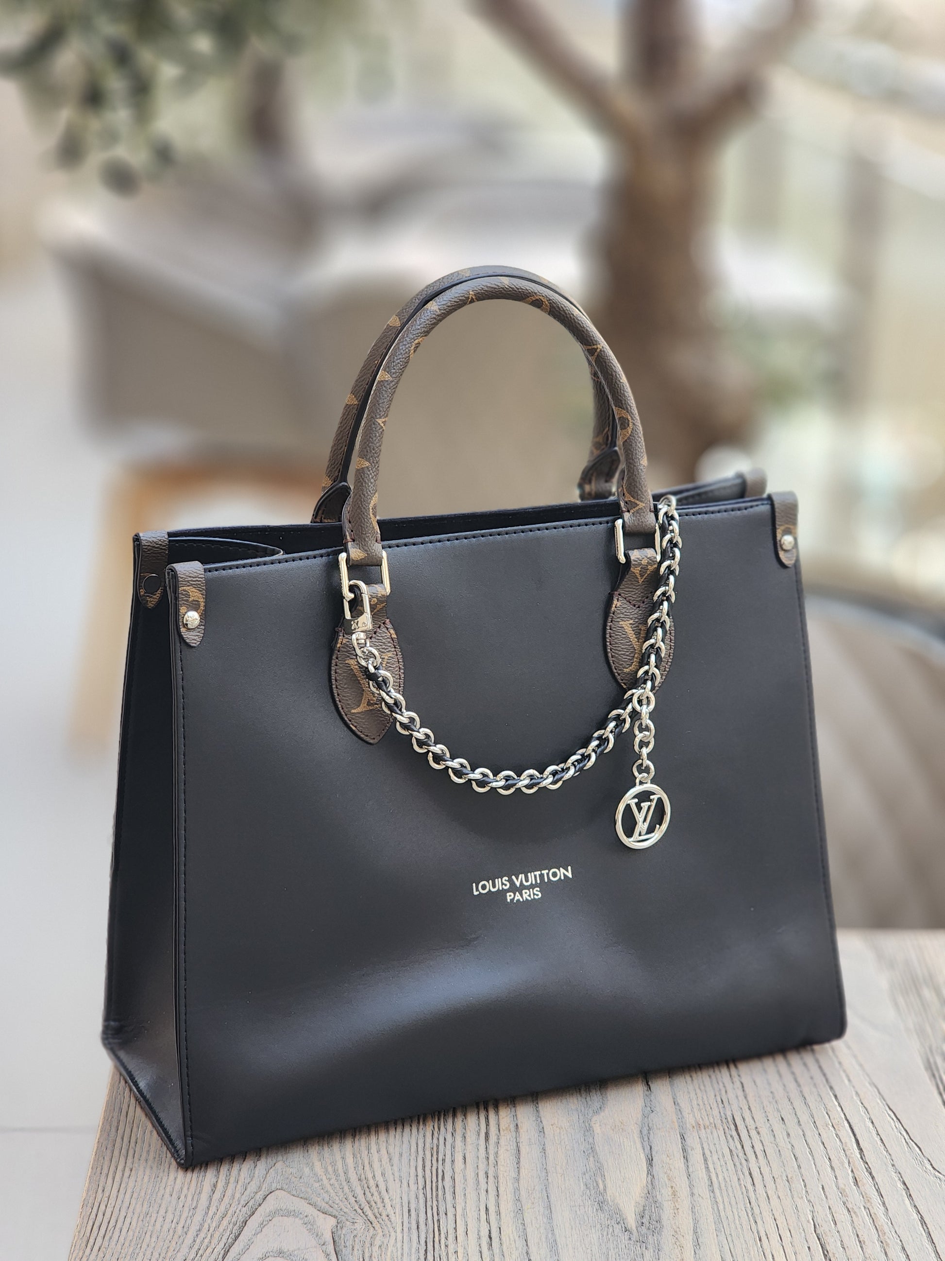 Black tote