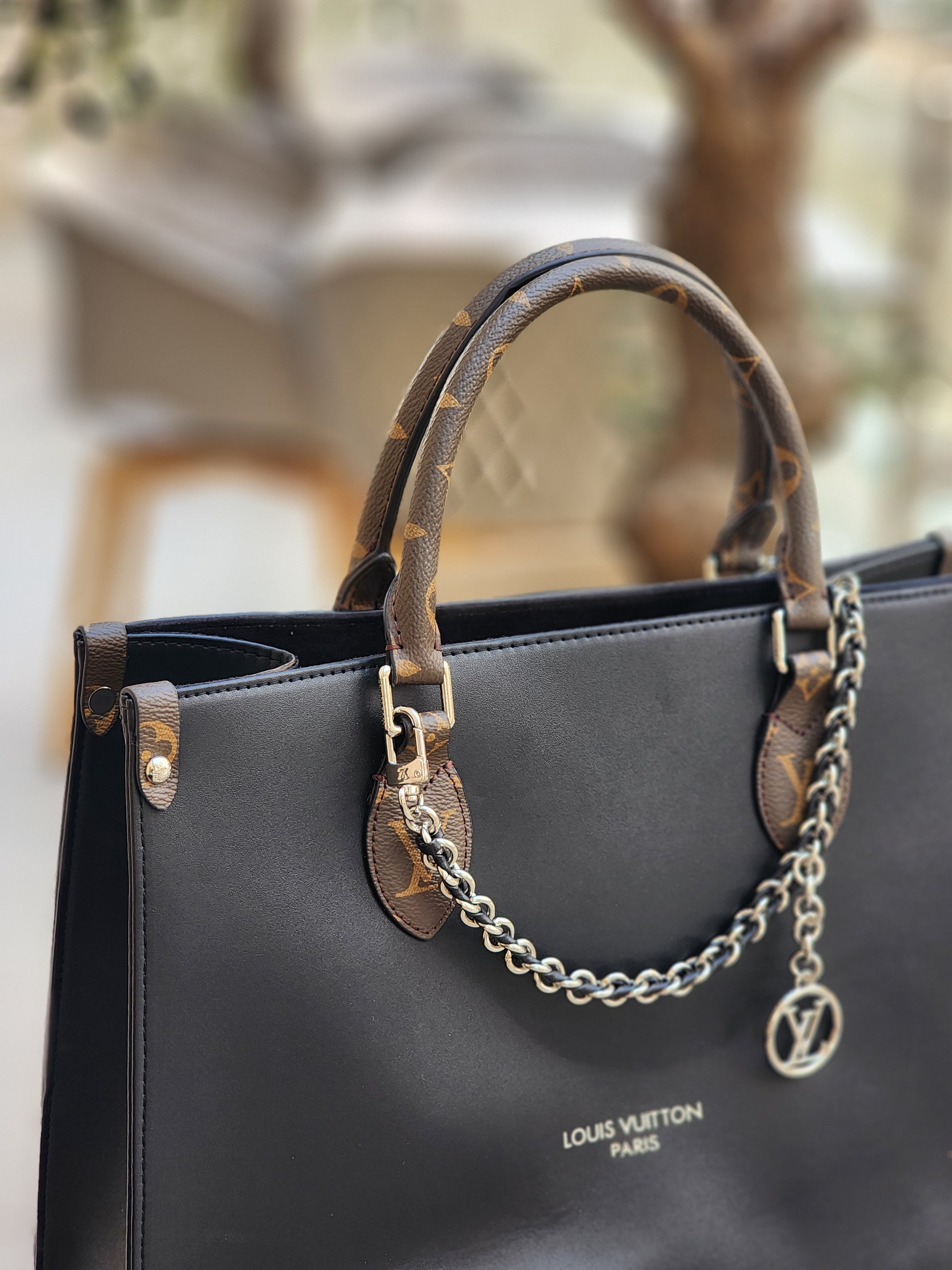 Black tote