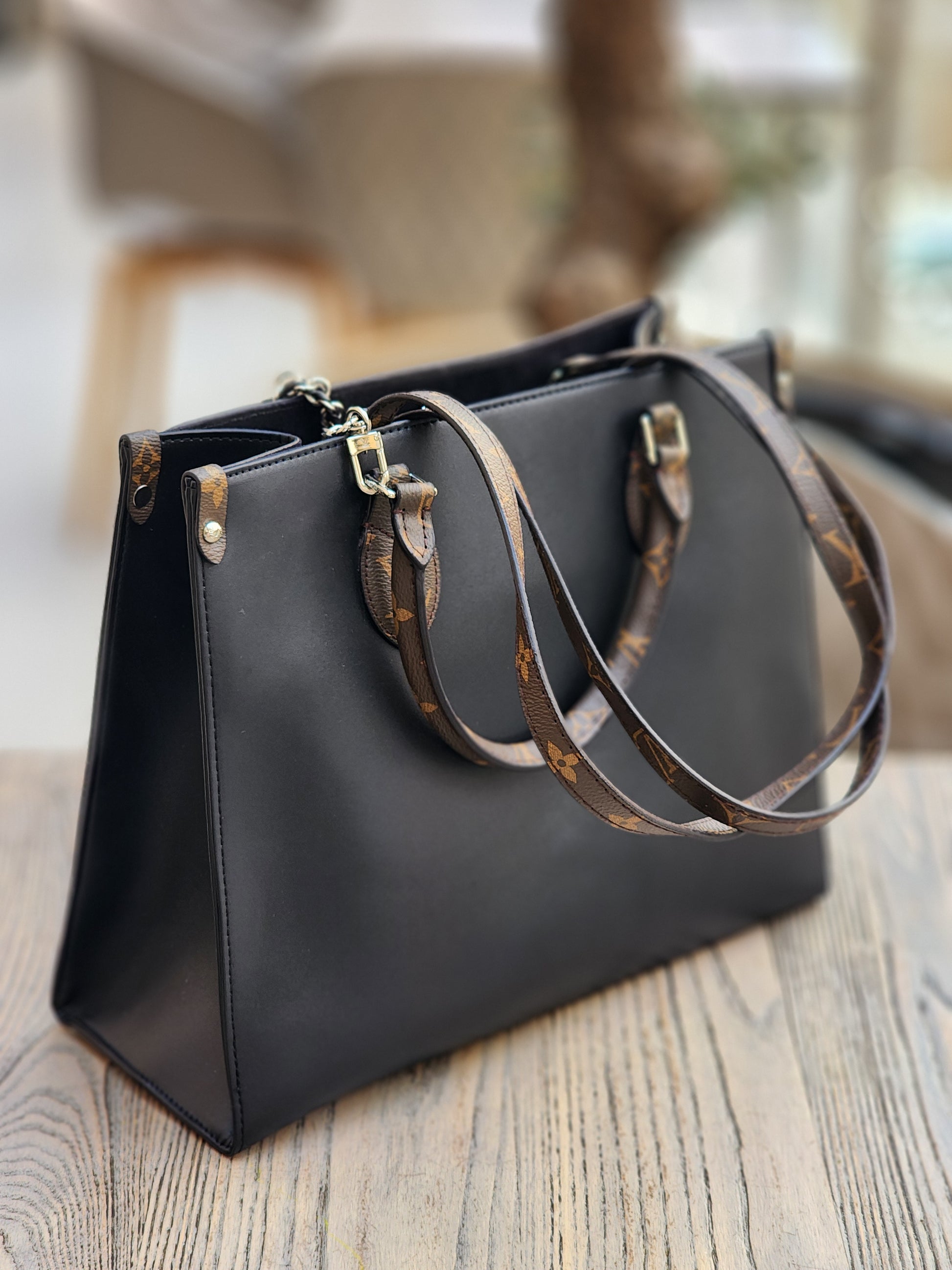 Black tote