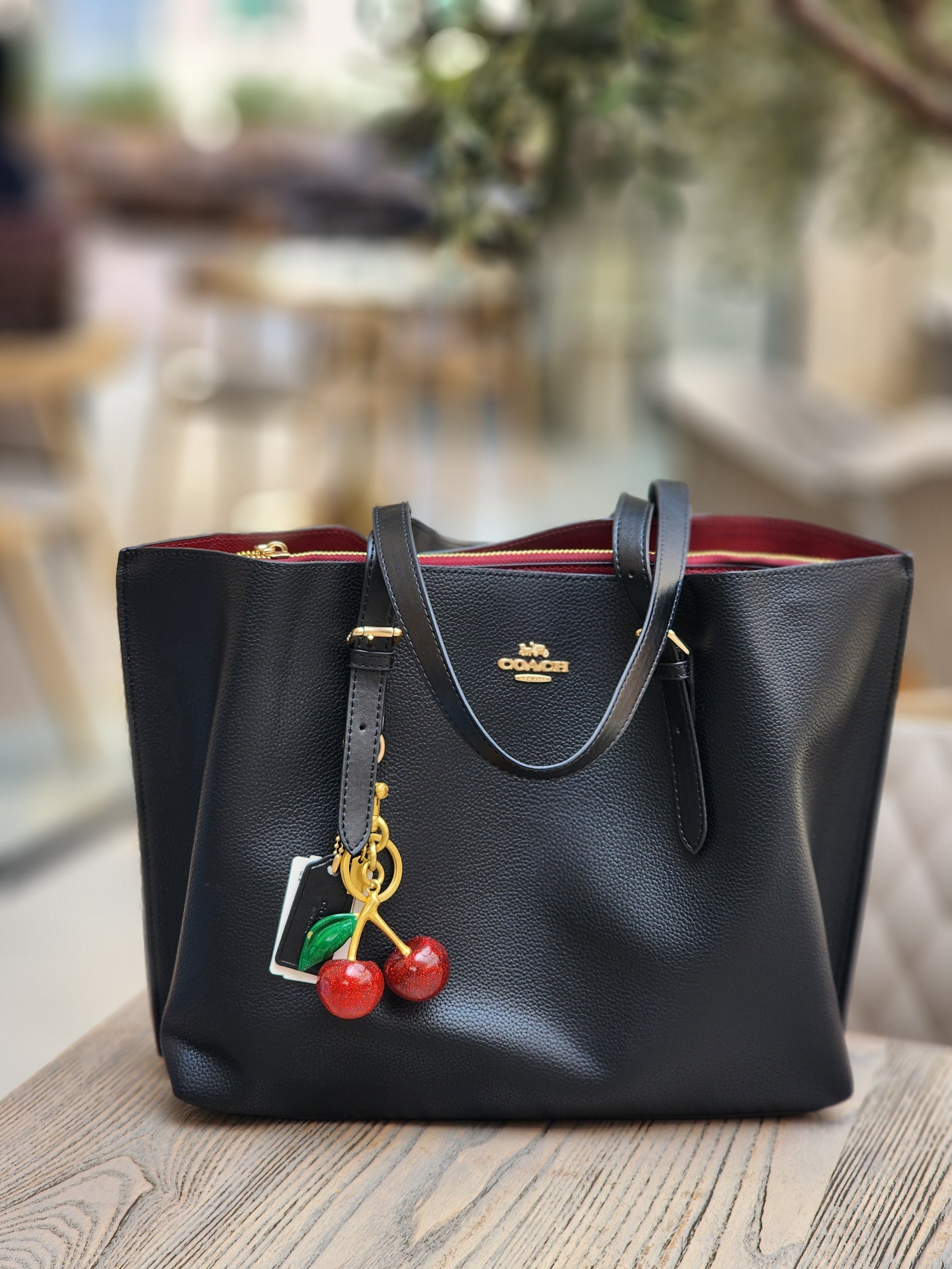 Crimson Shopper