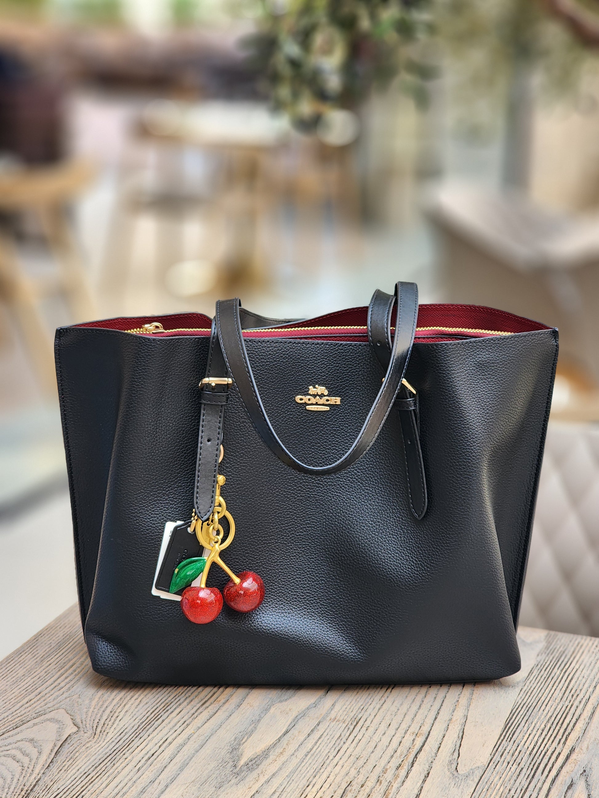 Crimson Shopper