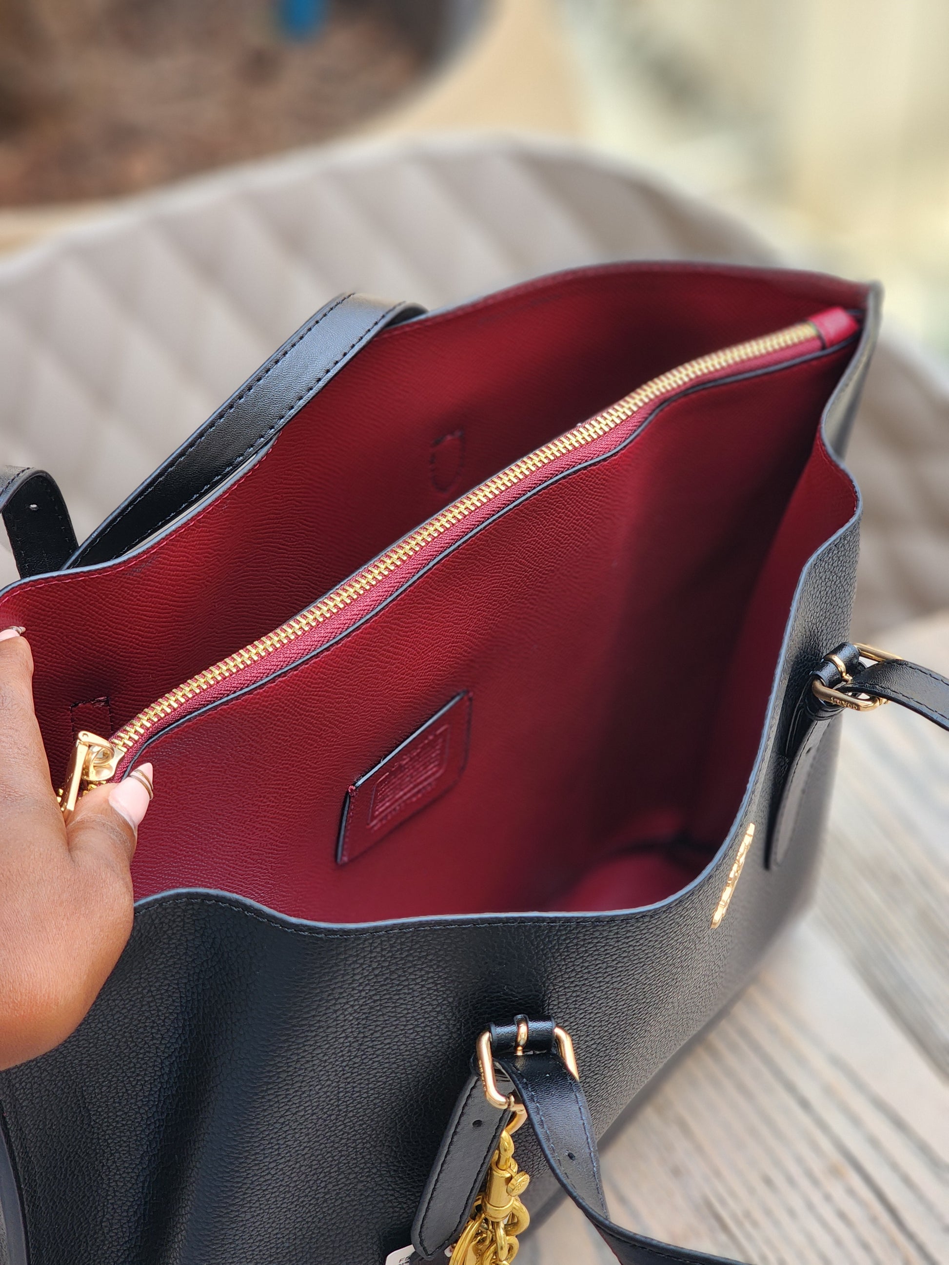 Crimson Shopper