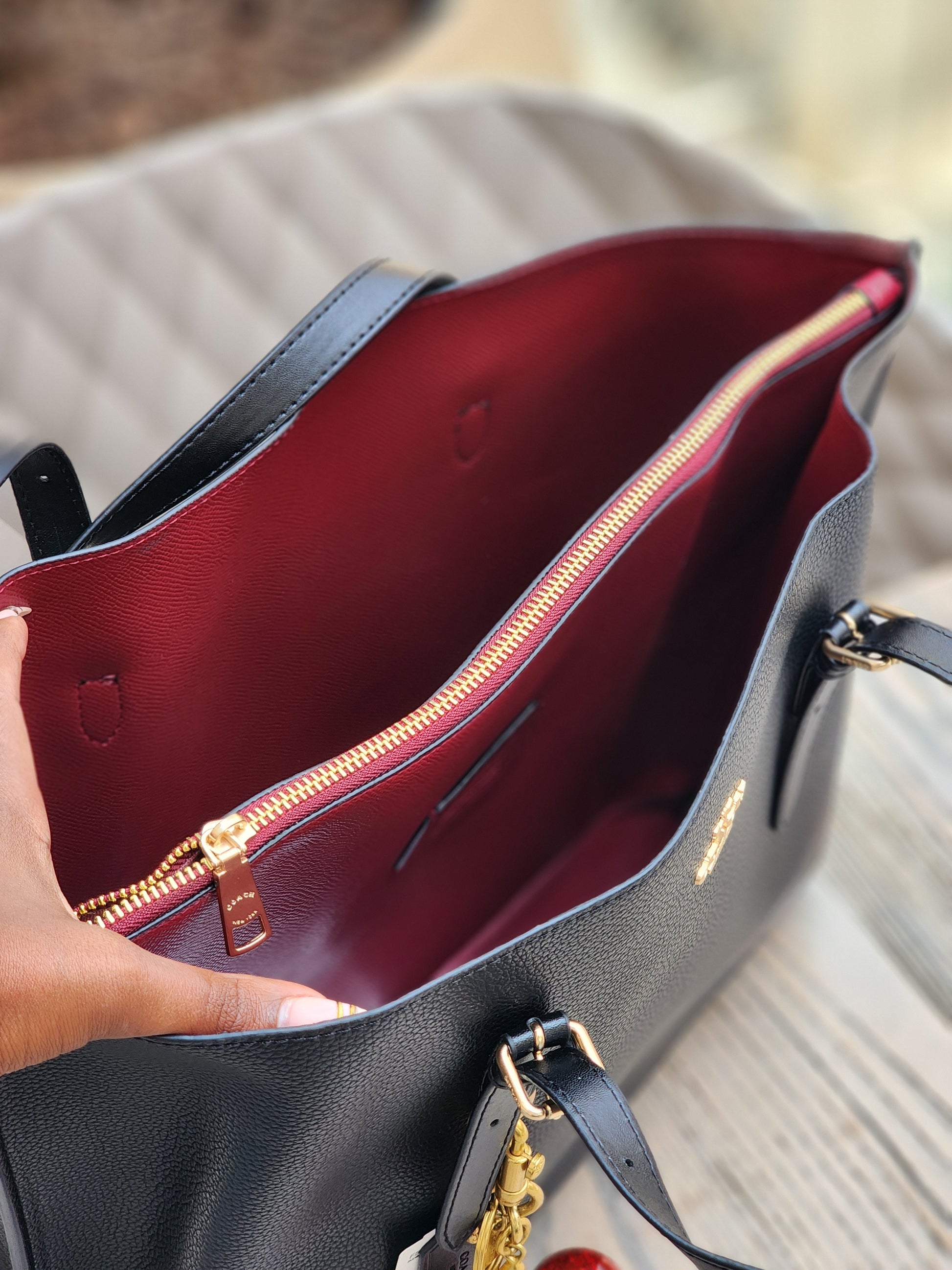 Crimson Shopper
